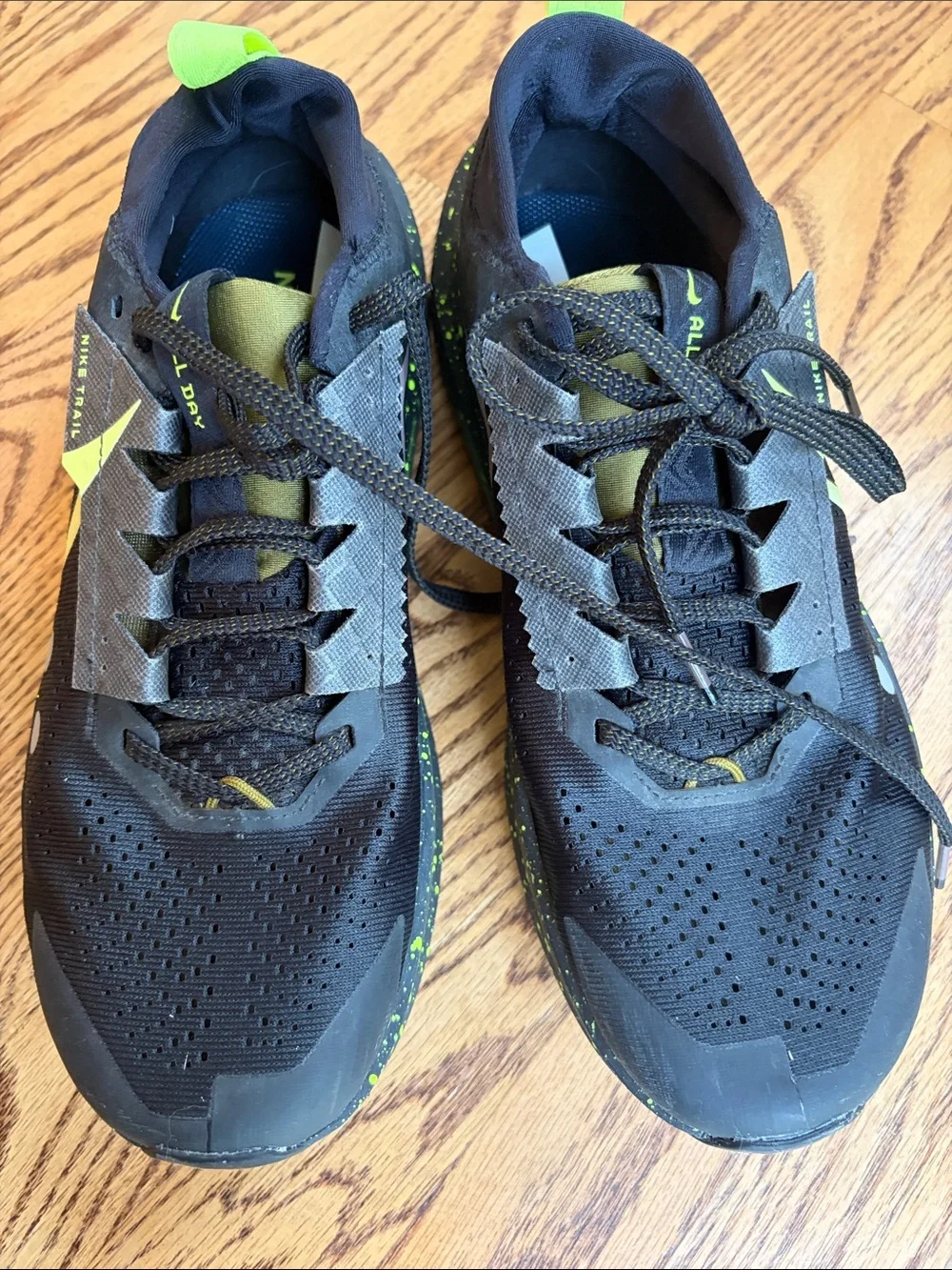 Nike Zegama 2 trail running shoes men’s 9